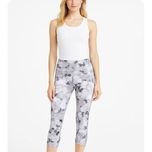 Apana Floral Gray Yoga Athletic Workout Capri Leggings - Size XS
